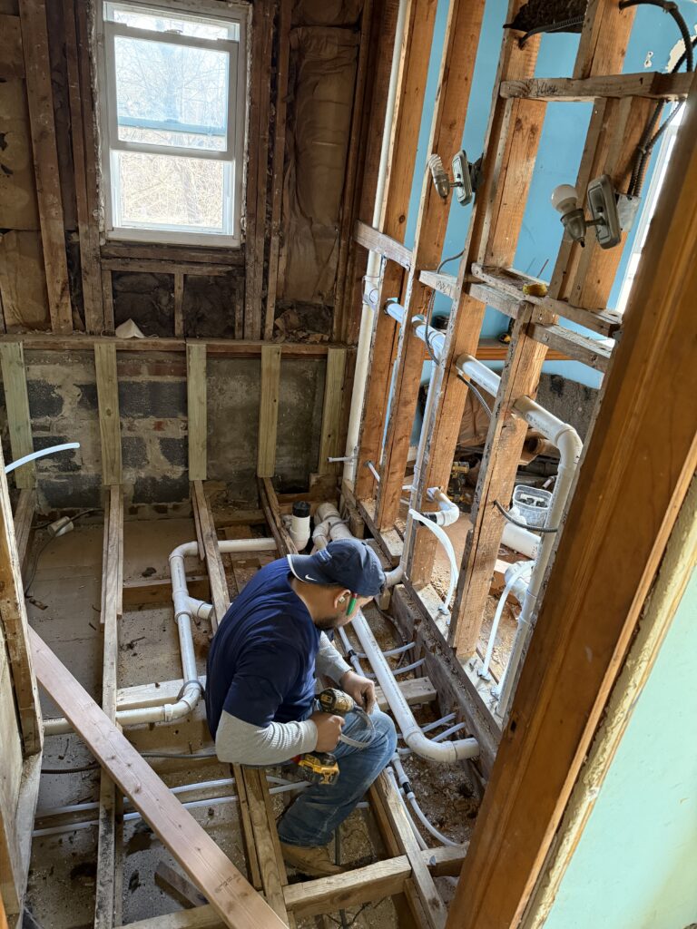 BEST EMERGENCY PLUMBER in Queen Anne Estates, MD - Available 24/7